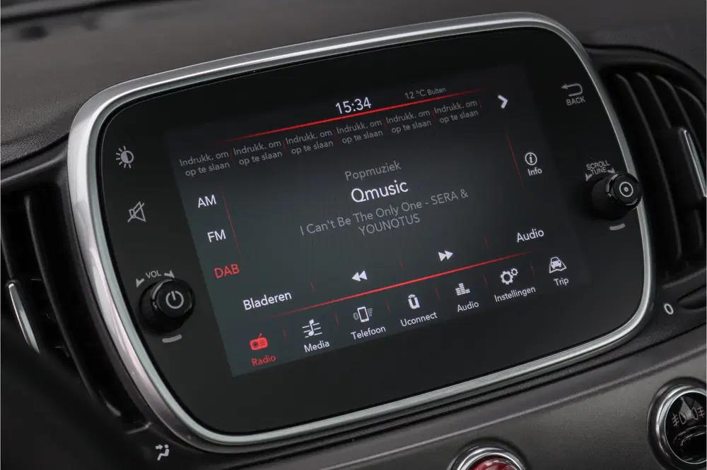 Fiat 500 1.0 Hybrid Sport Full option Speciale kleu uit 2022, foto 13
