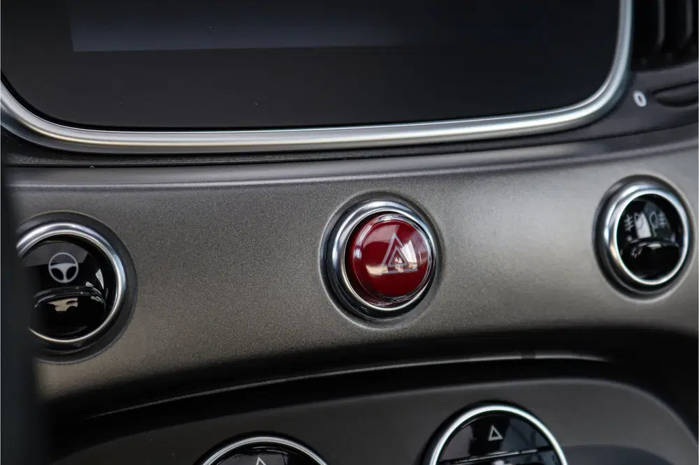Fiat 500 1.0 Hybrid Sport Full option Speciale kleu uit 2022, foto 14