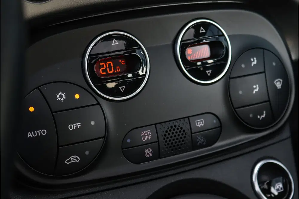 Fiat 500 1.0 Hybrid Sport Full option Speciale kleu uit 2022, foto 15