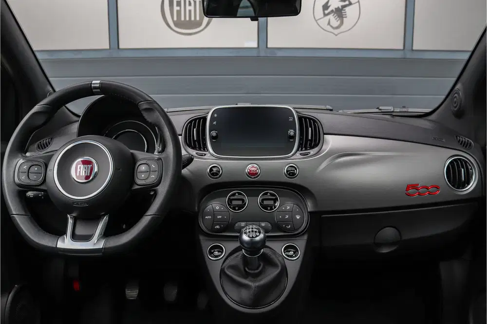 Fiat 500 1.0 Hybrid Sport Full option Speciale kleu uit 2022, foto 9
