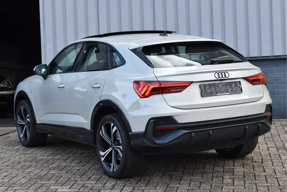 Audi Q3 45 TFSI e Black Edition 245 Pk Pano Navi L uit 2021, foto 14