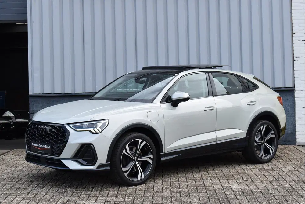 Audi Q3 45 TFSI e Black Edition 245 Pk Pano Navi L uit 2021, foto 2