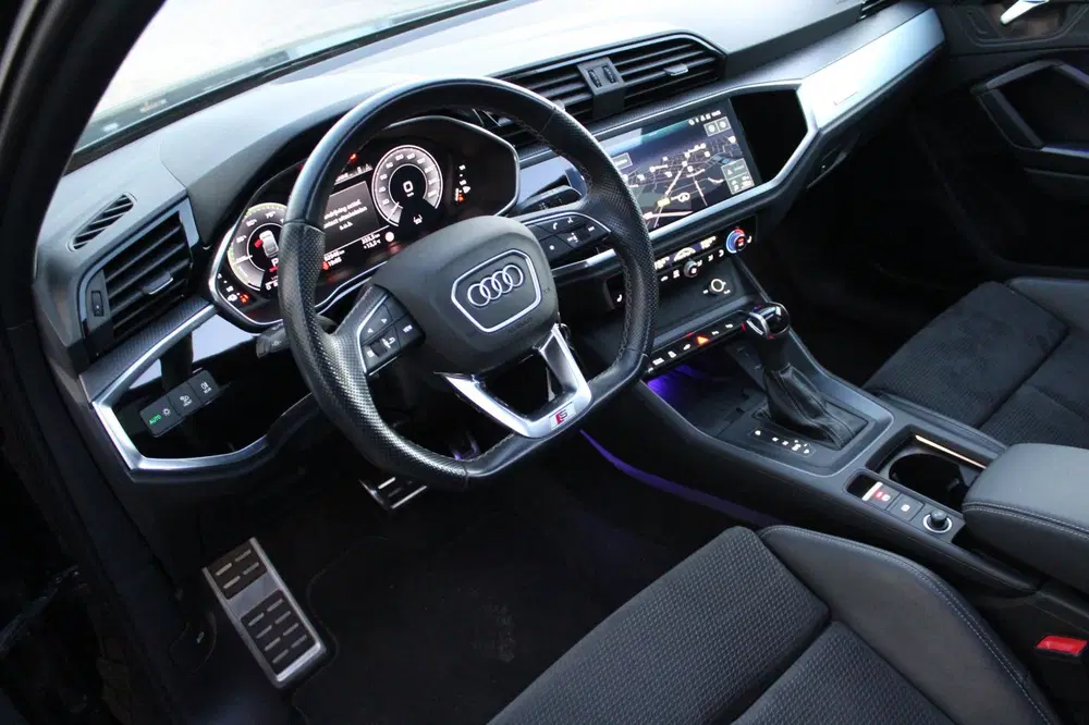 Audi Q3 45 TFSIe uit 2021, foto 2