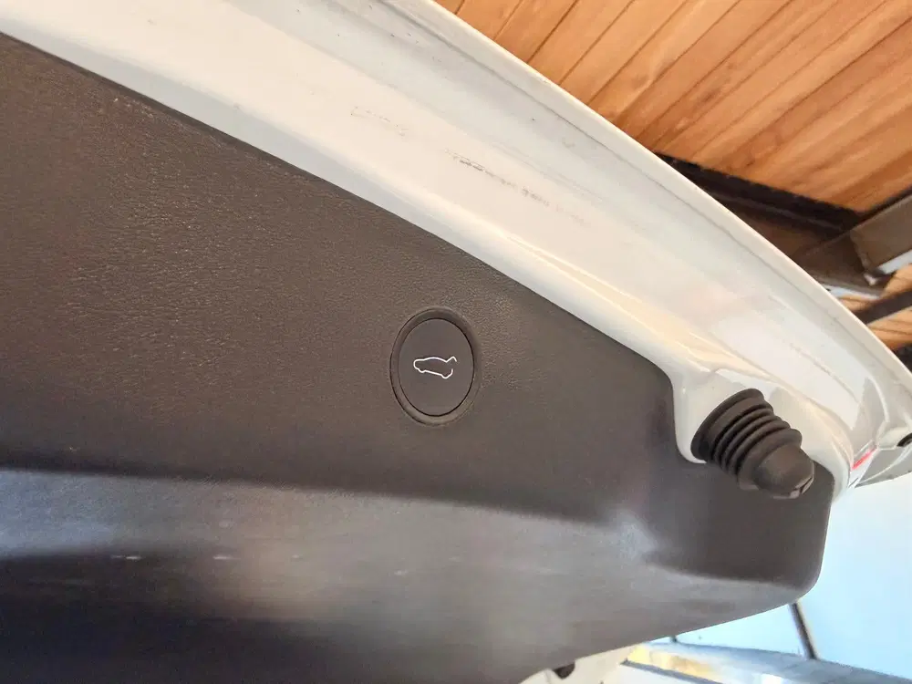 Tesla Model 3 Long Range uit 2021, foto 12