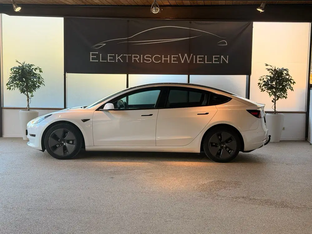 Tesla Model 3 Long Range uit 2021, foto 4