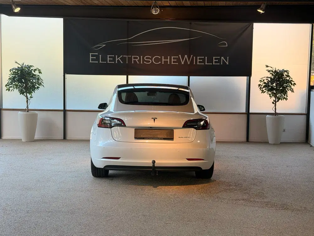 Tesla Model 3 Long Range uit 2021, foto 6