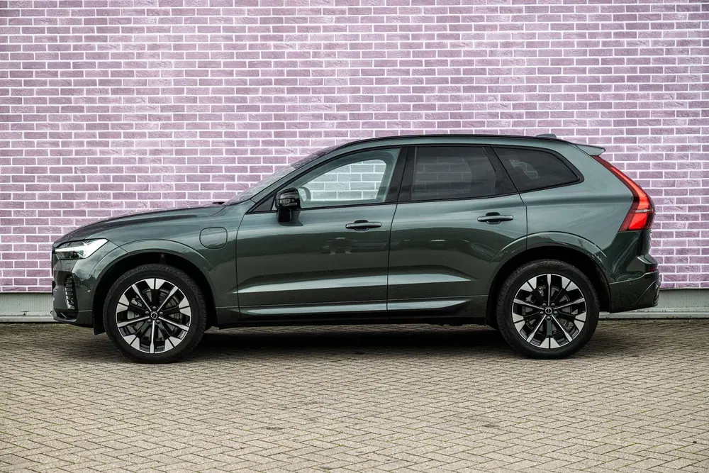 Volvo XC60 2.0 T6 Plug-in Hybrid AWD Ultra Dark uit 2026, foto 4