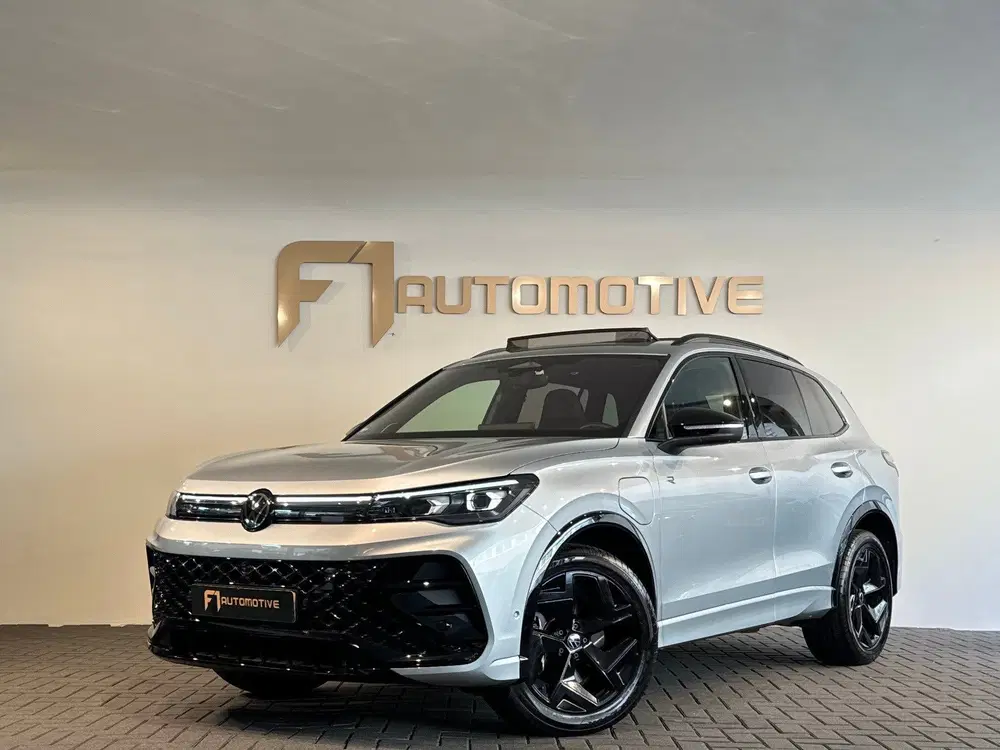 Volkswagen Tiguan 1.5 eHybrid R-Line Business Pano uit 2024