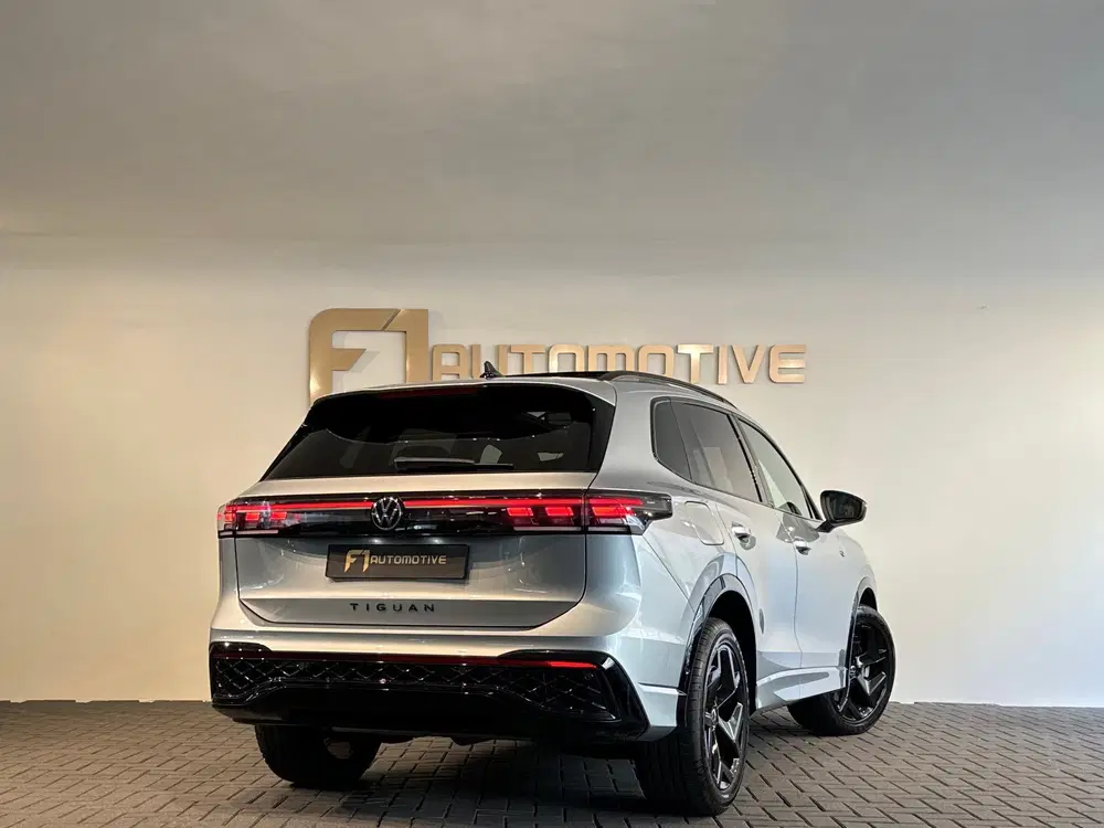 Volkswagen Tiguan 1.5 eHybrid R-Line Business Pano uit 2024, foto 4
