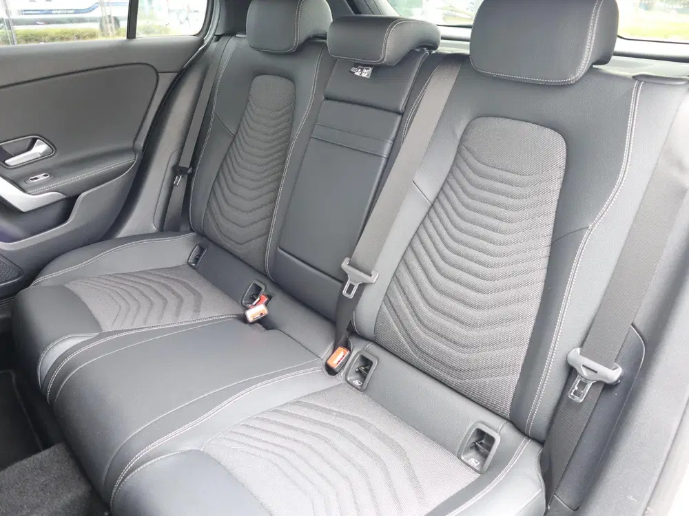 Mercedes-Benz A-Klasse 250 e Business Line l Keyless l Achte uit 2025, foto 8