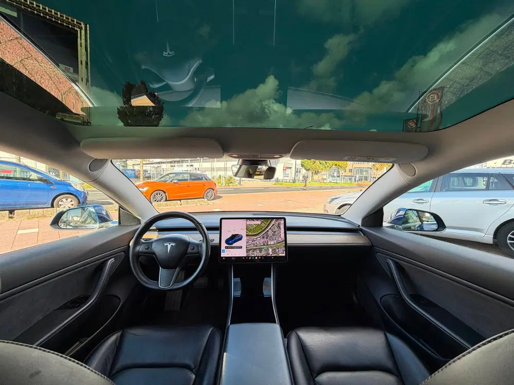 Tesla Model 3 Long Range RWD 75 kWh PANO uit 2019, foto 2
