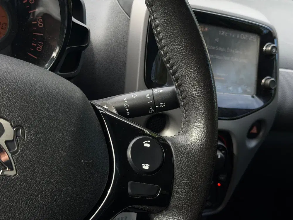 Peugeot 108 1.0e-VTi Allure 5Drs uit 2019, foto 13