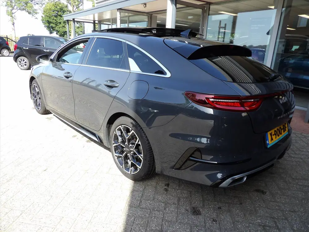 Kia ProCeed 1.0 Turbo 120pk GT-PlusLine Glazen dak Org uit 2023, foto 2