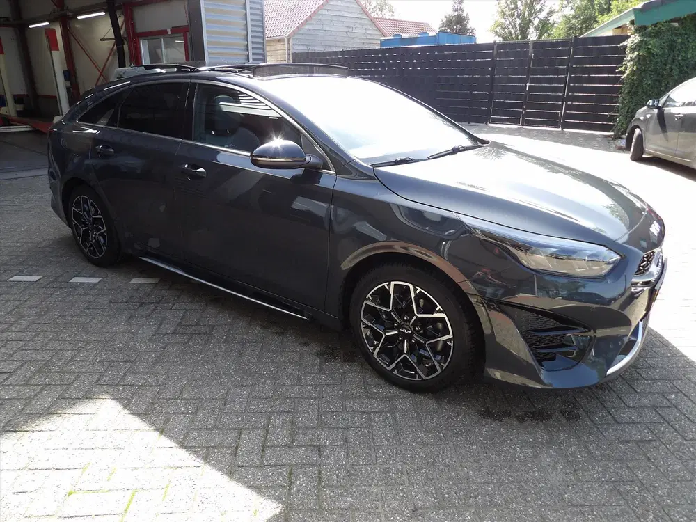 Kia ProCeed 1.0 Turbo 120pk GT-PlusLine Glazen dak Org uit 2023, foto 4