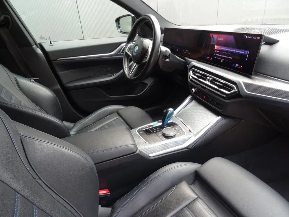 BMW i4 * 544 PK * 84 KW ACCU * LEER (bj 2022) uit 2022, foto 3