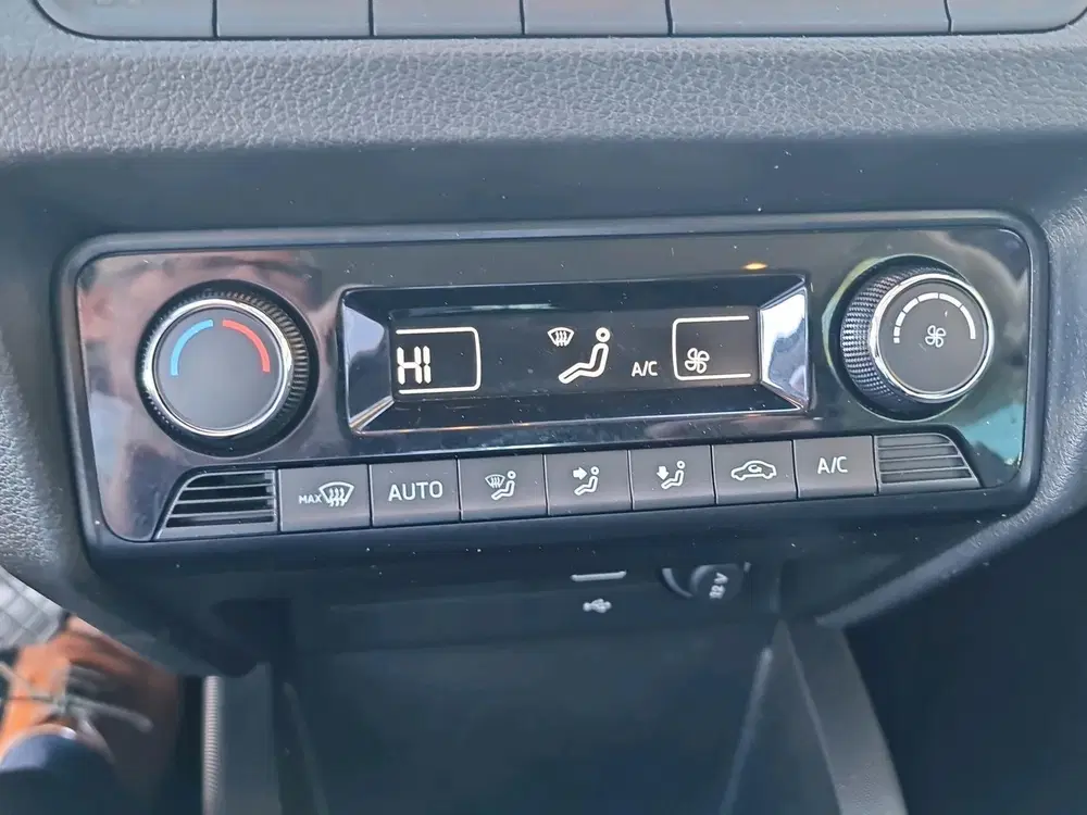 Skoda Fabia 1.0 TSI Business Edition uit 2021, foto 14