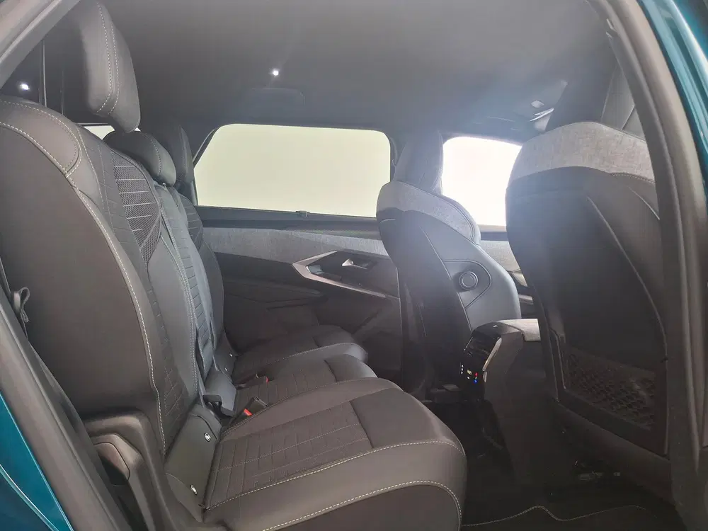 Peugeot 5008 1.2 Hybrid 145PK GT 7p uit 2025, foto 7
