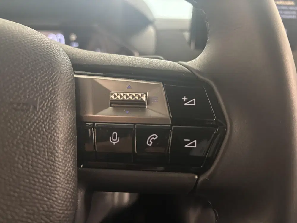DS Automobiles DS 3 DS 3 1.2 Hybrid 136 Edition France uit 2025, foto 12