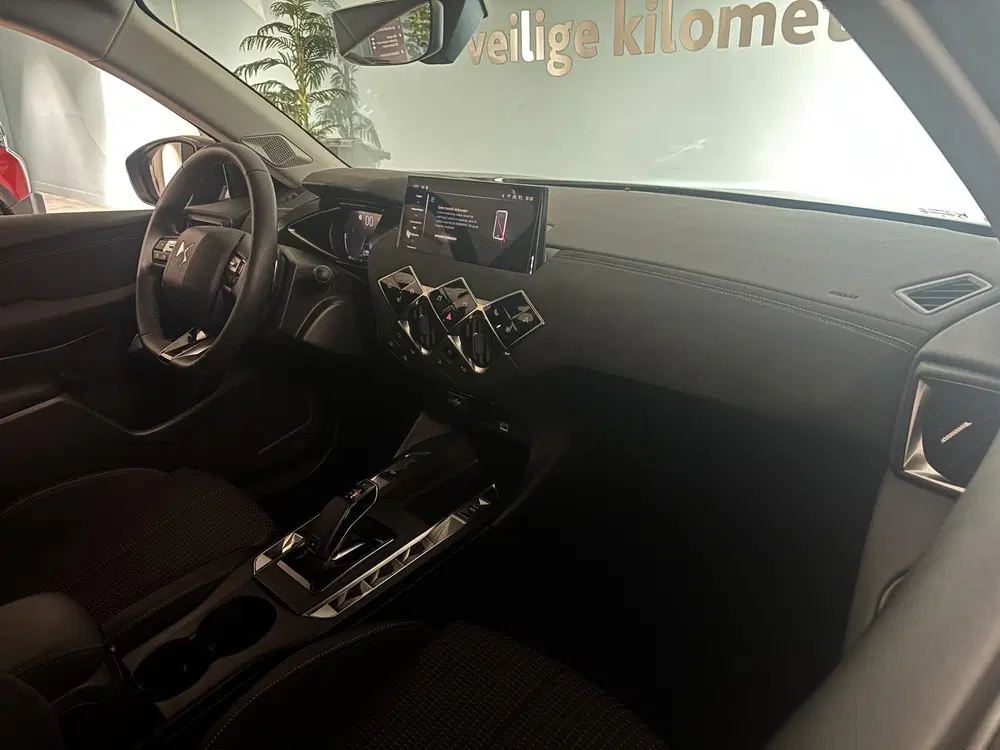 DS Automobiles DS 3 DS 3 1.2 Hybrid 136 Edition France uit 2025, foto 14