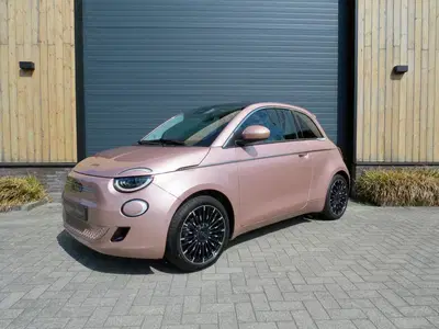 Fiat 500 La Prima 42 kWh by Bocelli *Pano *CarPlay uit 2024