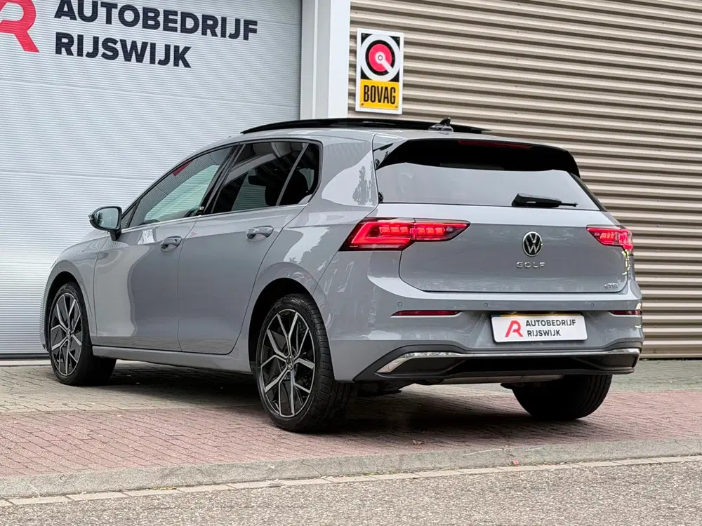 Volkswagen Golf 1.5 eTSI Pano uit 2024, foto 10