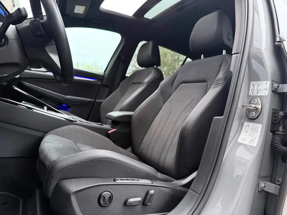 Volkswagen Golf 1.5 eTSI Pano uit 2024, foto 12