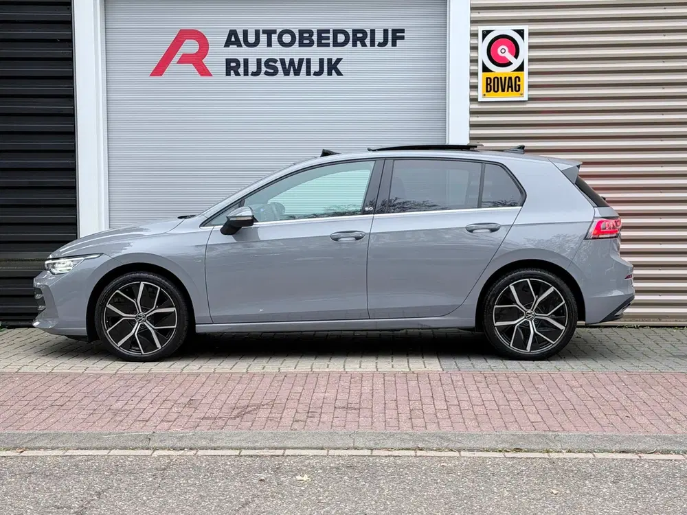 Volkswagen Golf 1.5 eTSI Pano uit 2024, foto 2