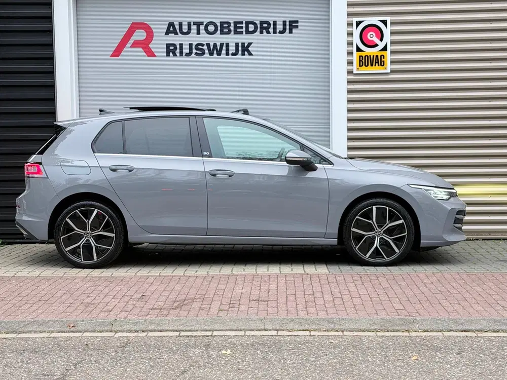 Volkswagen Golf 1.5 eTSI Pano uit 2024, foto 5