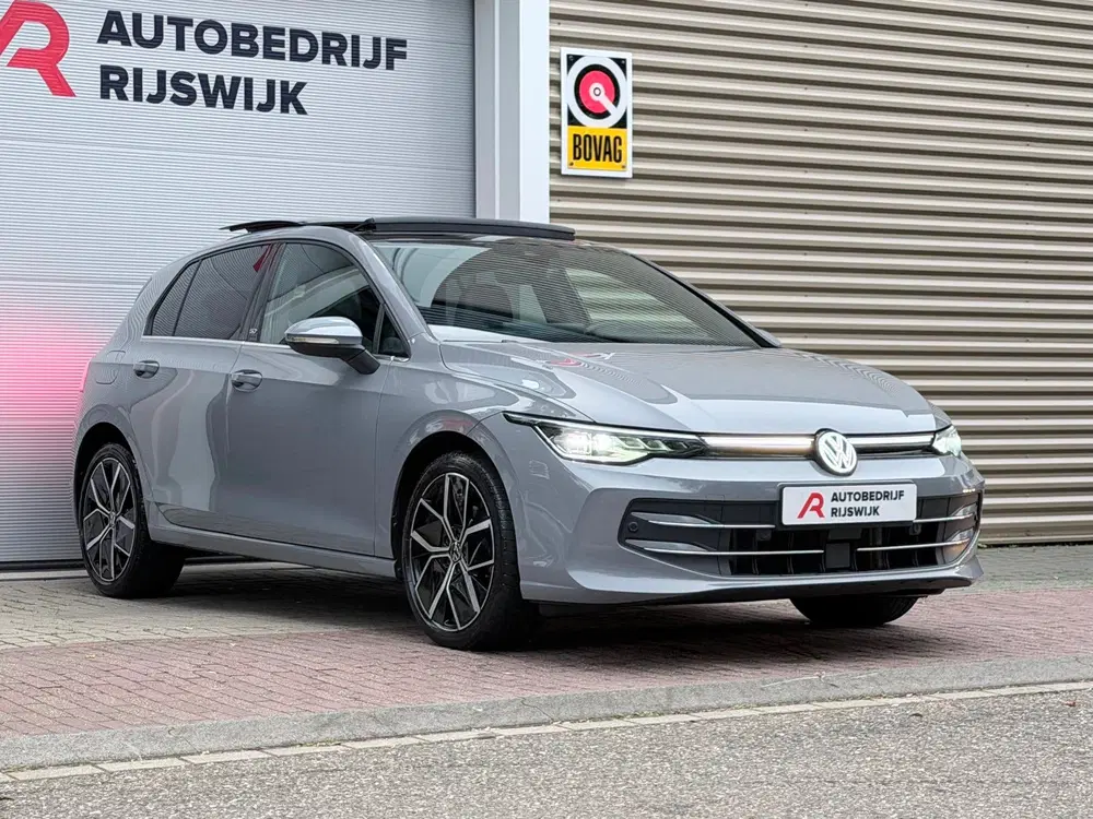 Volkswagen Golf 1.5 eTSI Pano uit 2024, foto 8