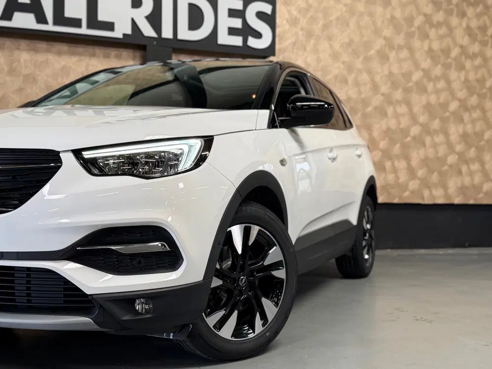 Opel Grandland 1.2 Turbo Innovation uit 2020, foto 2