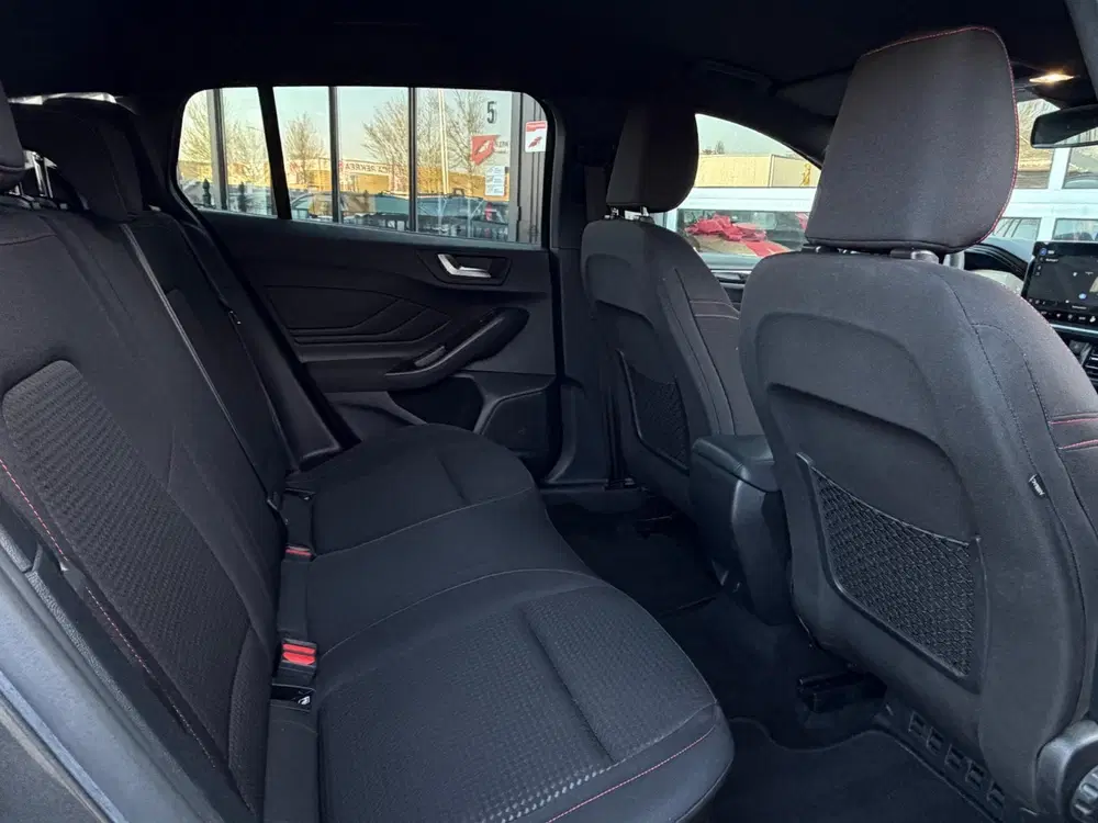 Ford Focus 1.0 EcoBoost Hybrid ST Line Carbon uit 2023, foto 14