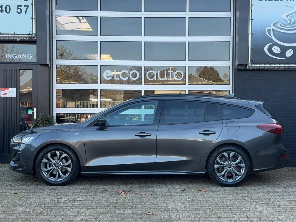 Ford Focus 1.0 EcoBoost Hybrid ST Line Carbon uit 2023, foto 3