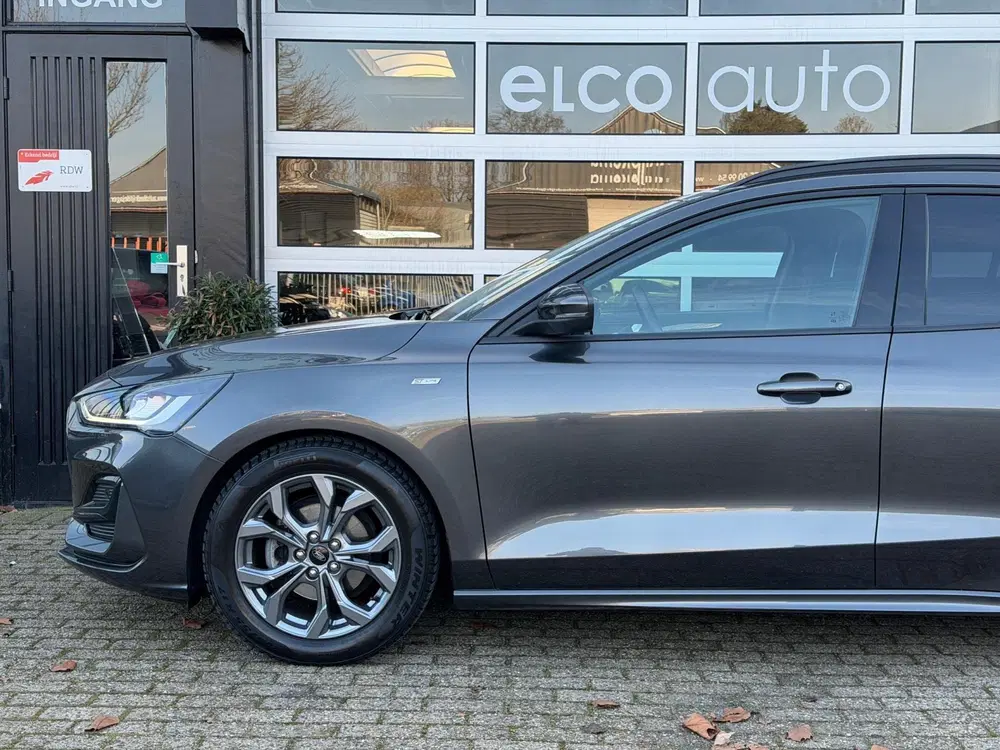 Ford Focus 1.0 EcoBoost Hybrid ST Line Carbon uit 2023, foto 4