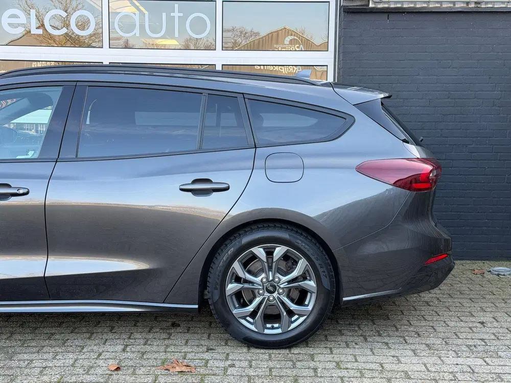 Ford Focus 1.0 EcoBoost Hybrid ST Line Carbon uit 2023, foto 5