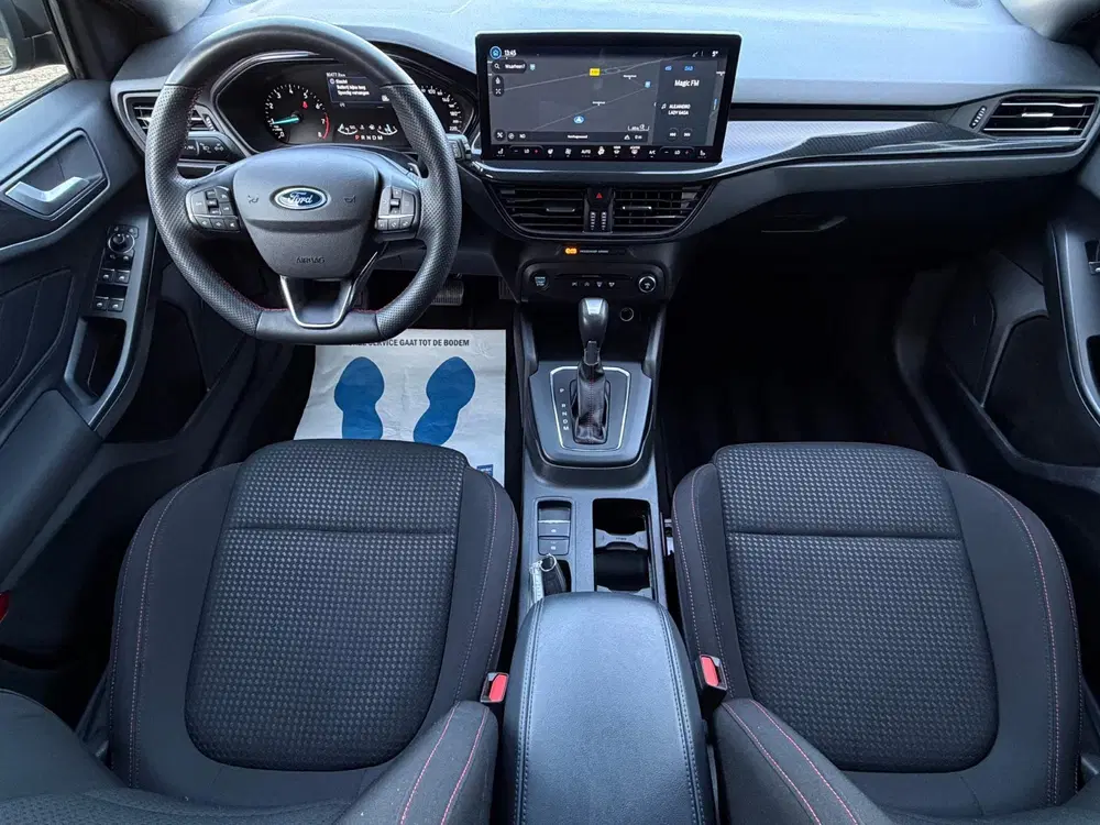 Ford Focus 1.0 EcoBoost Hybrid ST Line Carbon uit 2023, foto 6