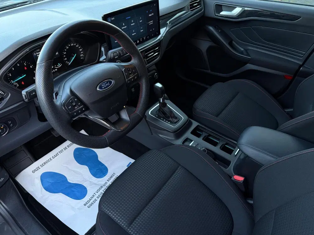 Ford Focus 1.0 EcoBoost Hybrid ST Line Carbon uit 2023, foto 8