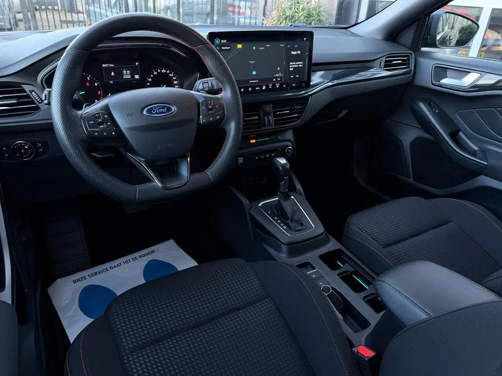 Ford Focus 1.0 EcoBoost Hybrid ST Line Carbon uit 2023, foto 9