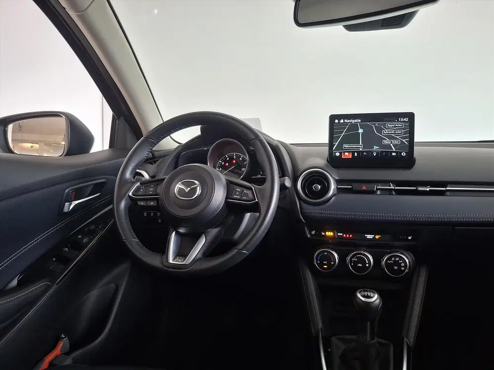 Mazda 2 1.5 SKYACTIV-G 90PK Luxury LED HUD WINTERP uit 2022, foto 15