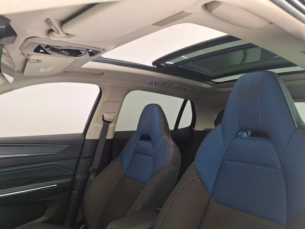 Lynk & Co 01 1.5 PHEV uit 2023, foto 10