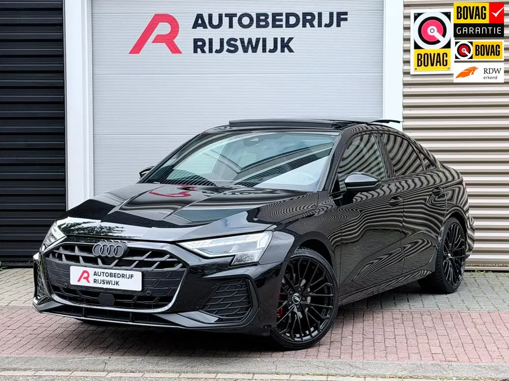Audi A3 35 TFSI S-Line Pano uit 2024