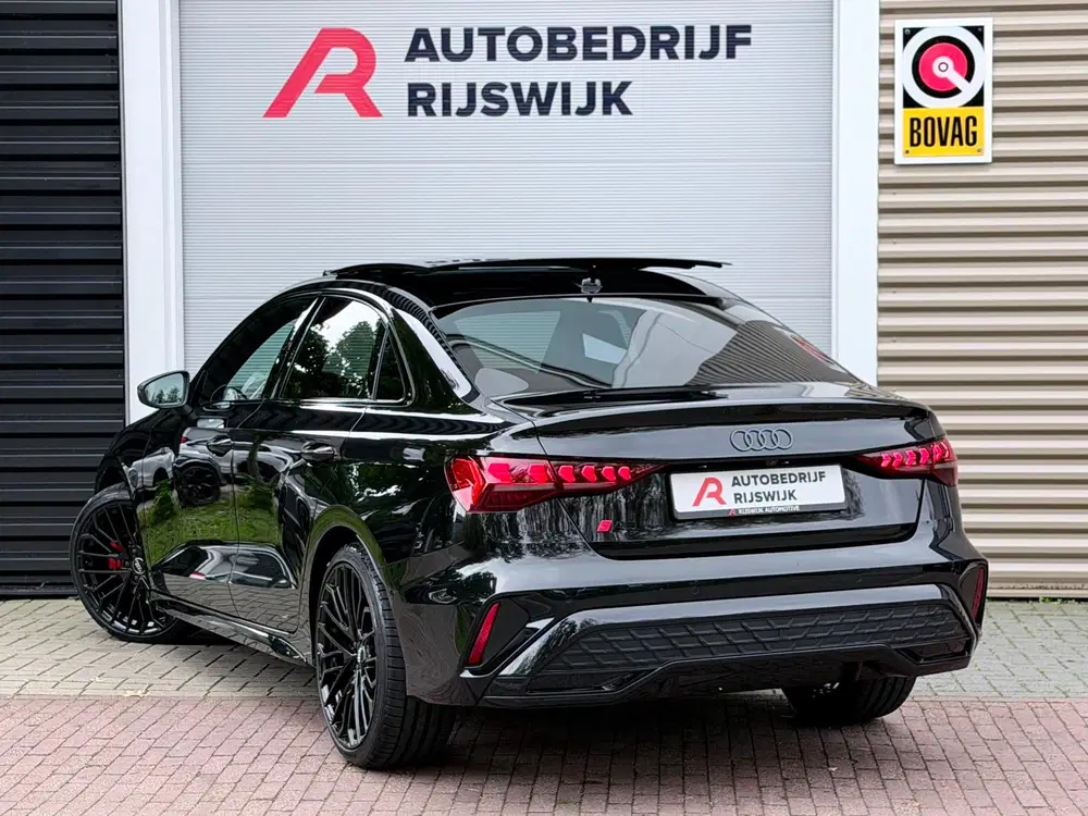 Audi A3 35 TFSI S-Line Pano uit 2024, foto 3