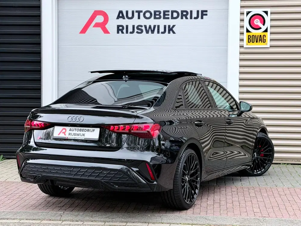 Audi A3 35 TFSI S-Line Pano uit 2024, foto 4