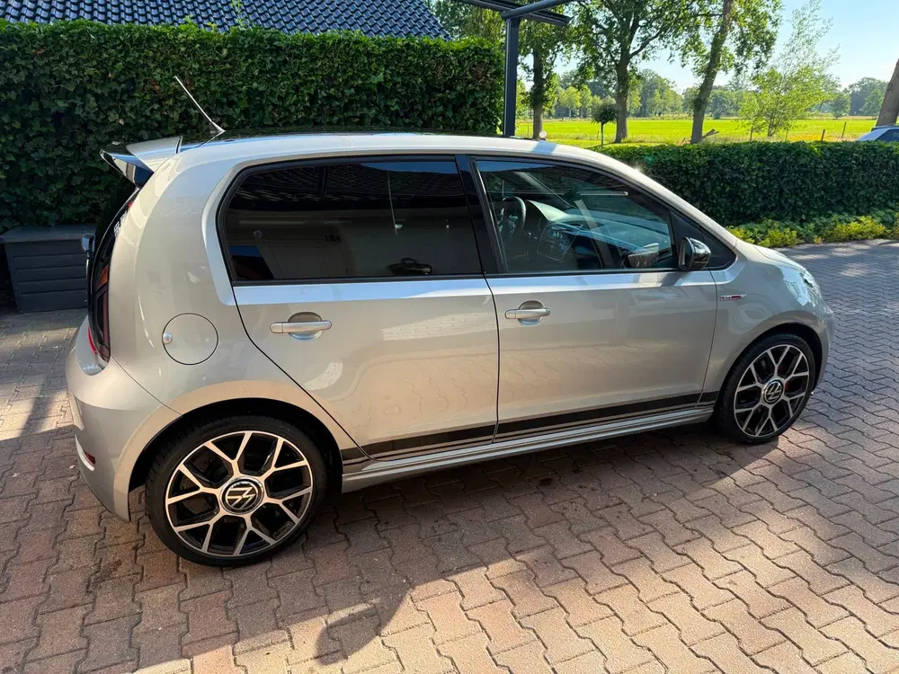 Volkswagen up! 1.0 TSI GTI uit 2020, foto 6