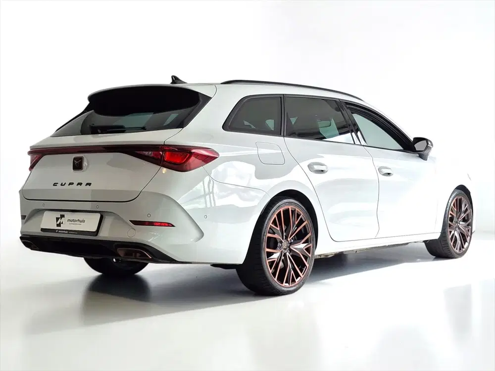 Cupra Leon 1.4 PHEV Copper Edition 245pk Automaat uit 2024, foto 2