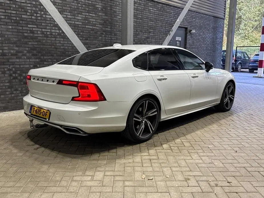 Volvo S90 2.0 T8 AWD Inscription uit 2019, foto 2
