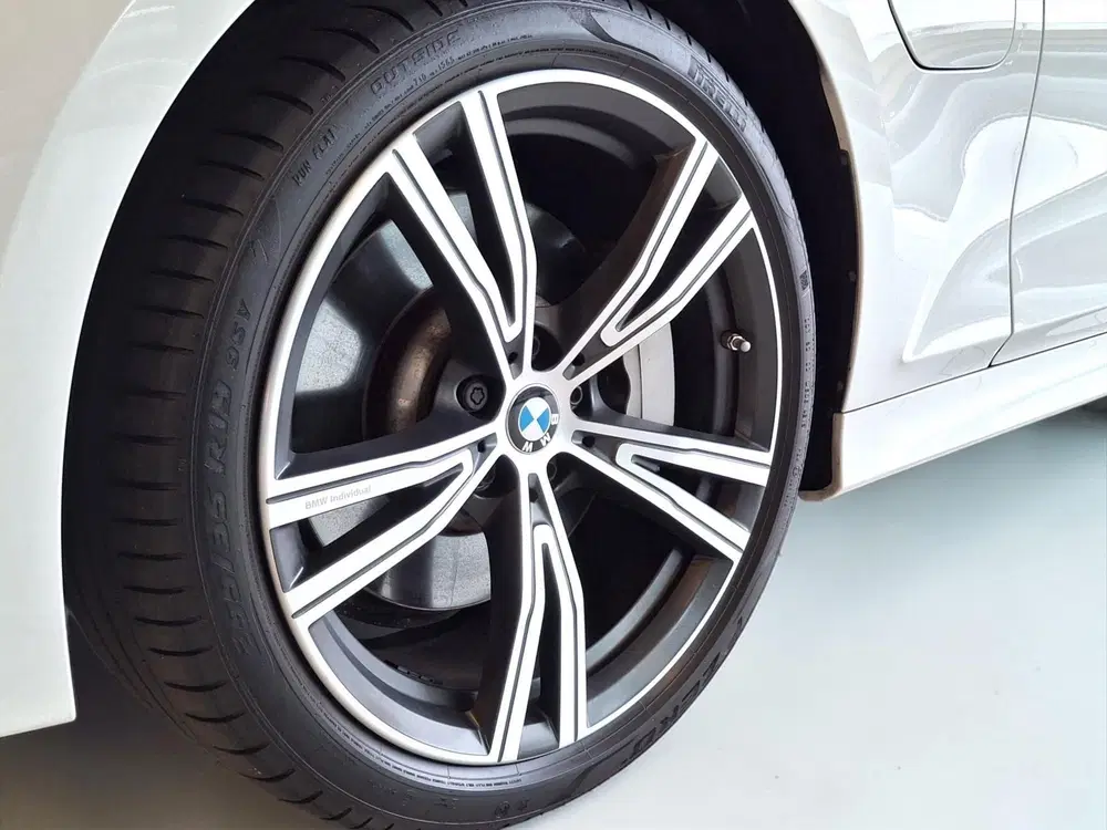 BMW 3-serie 330e eDrive Edition 292 pk LED LMV WINTERP uit 2020, foto 10