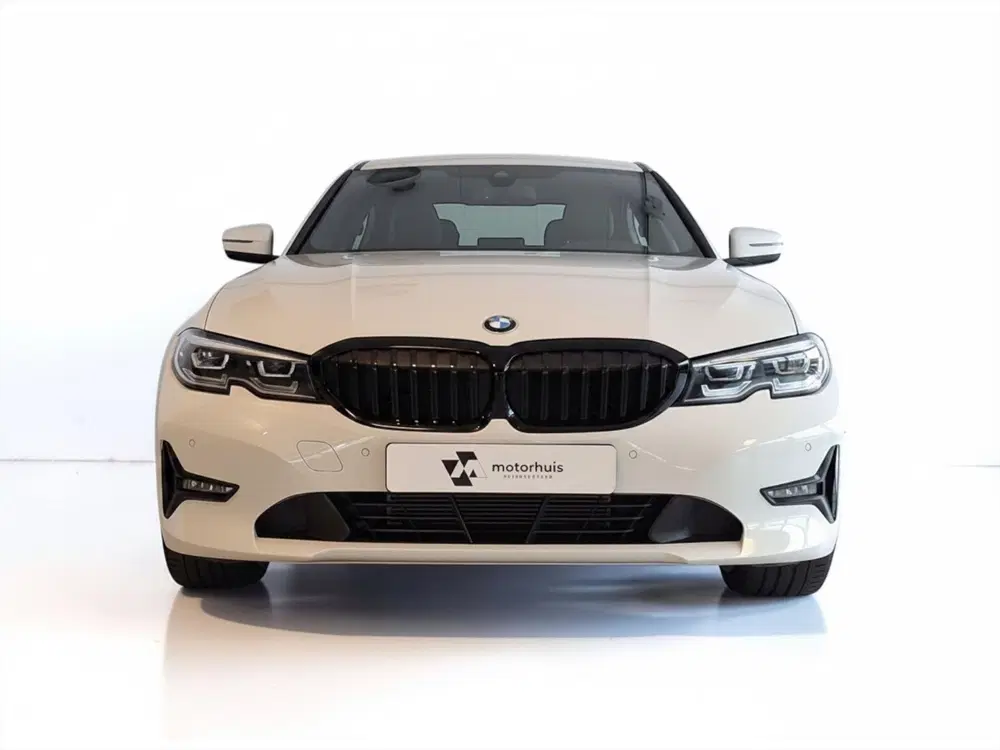 BMW 3-serie 330e eDrive Edition 292 pk LED LMV WINTERP uit 2020, foto 11