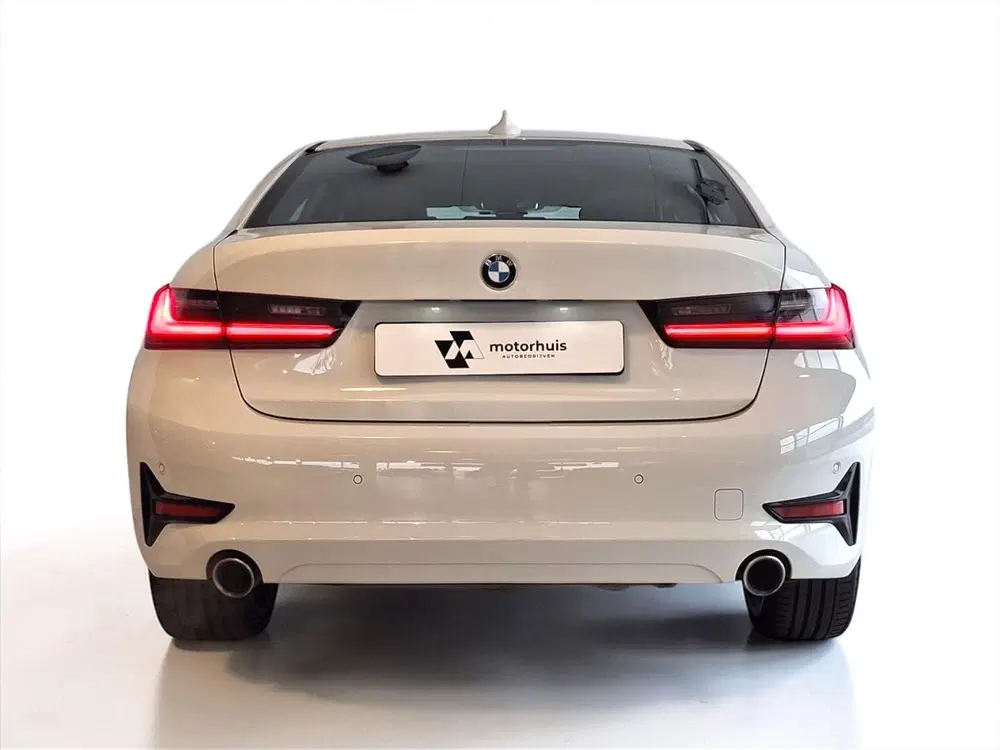 BMW 3-serie 330e eDrive Edition 292 pk LED LMV WINTERP uit 2020, foto 12