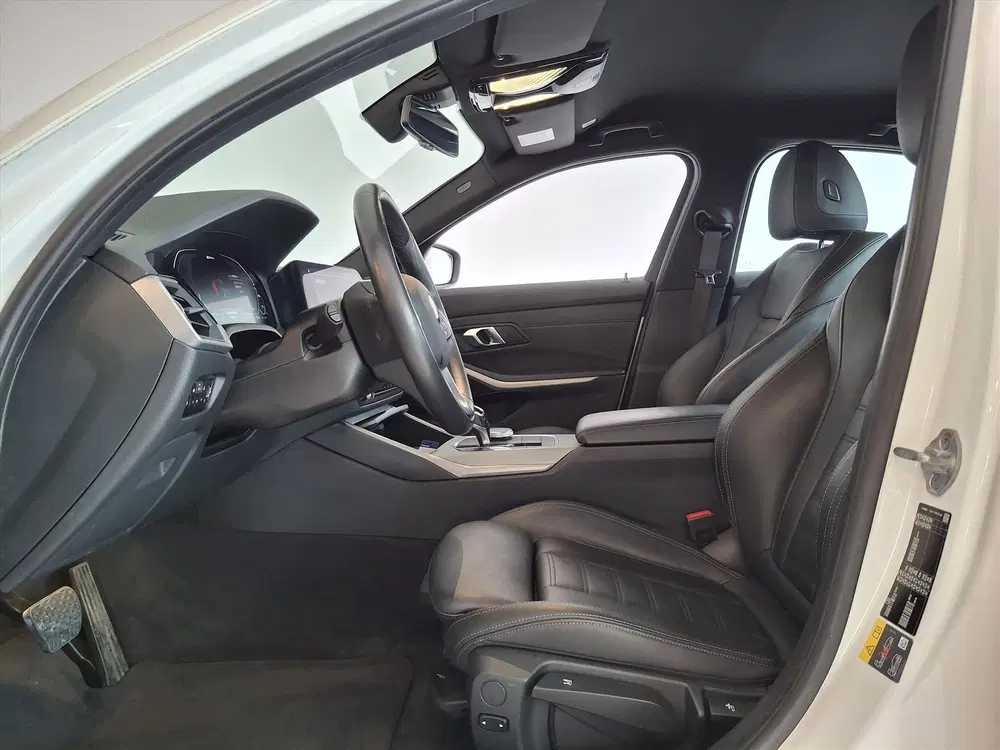 BMW 3-serie 330e eDrive Edition 292 pk LED LMV WINTERP uit 2020, foto 3