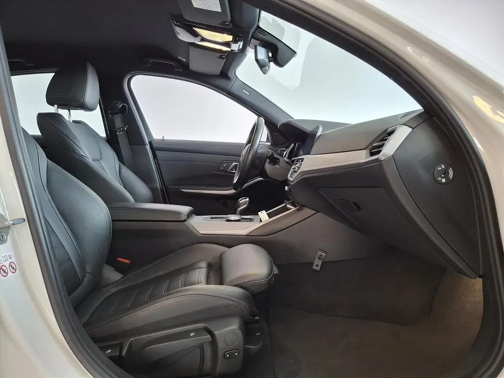 BMW 3-serie 330e eDrive Edition 292 pk LED LMV WINTERP uit 2020, foto 6